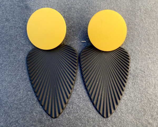 LIEBlingsSTÜKKE - Ohringe Point schwarz - außergewöhnlicher nachhaltiger Schmuck