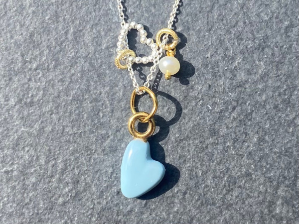 Kette Allerliebst mit Emaille-Herz & Süßwasserperle aus Sterlingsilber | LIEBlingsSTÜKKE