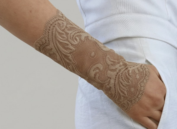 LIEBlingsSTÜKKE - feine Spitzenstulpen - handgenäht in Deutschland